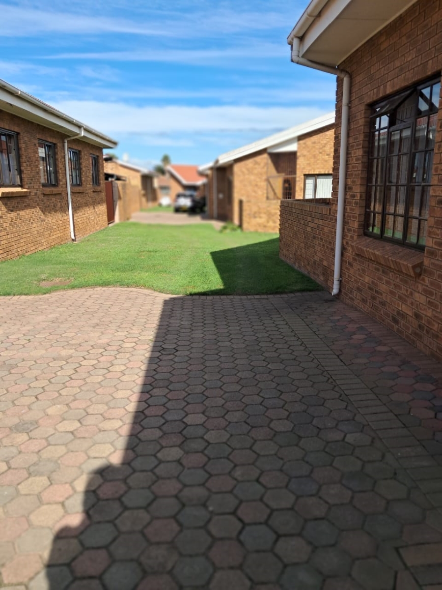 2 Bedroom Property for Sale in Bayview Western Cape